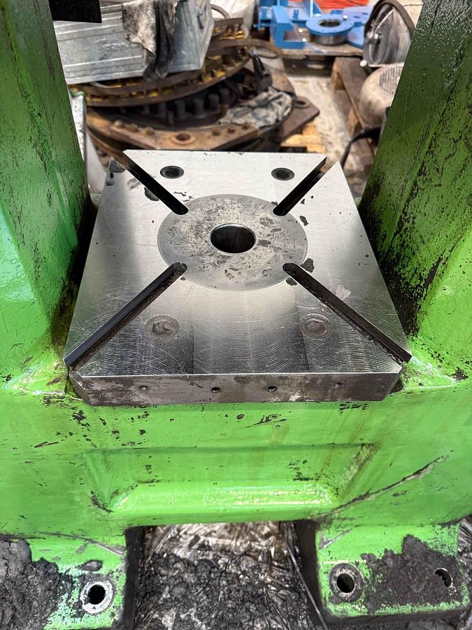 Used 270 tons Ficep PVH160