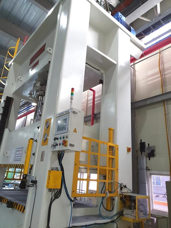 Used 1000 tons Press Sheet Stamping Hydraulic HeungJin HHP1000