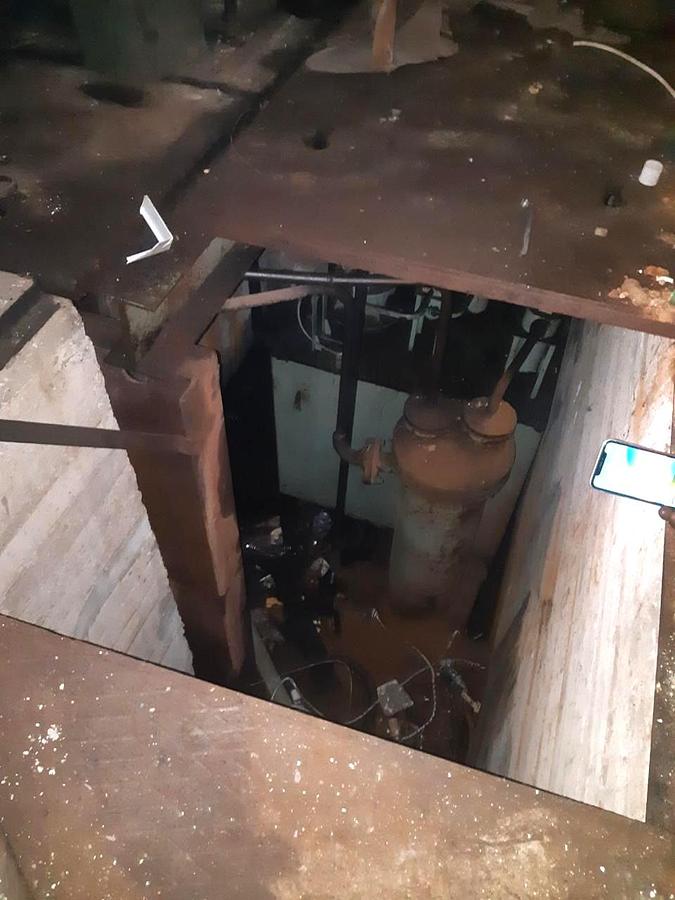 Used 630 tons Press Sheet Stamping Hydraulic Dnepropress 7738