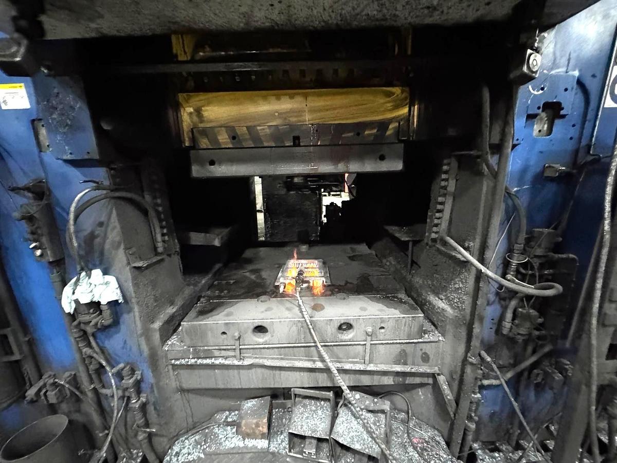 Used 2500 tons Hot Forging Line Smeral LKM2500MP