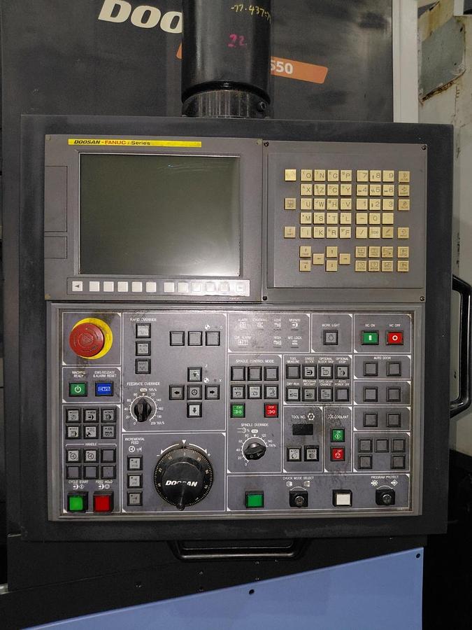 Used Lathe Vertical Turning CNC Doosan Puma V550