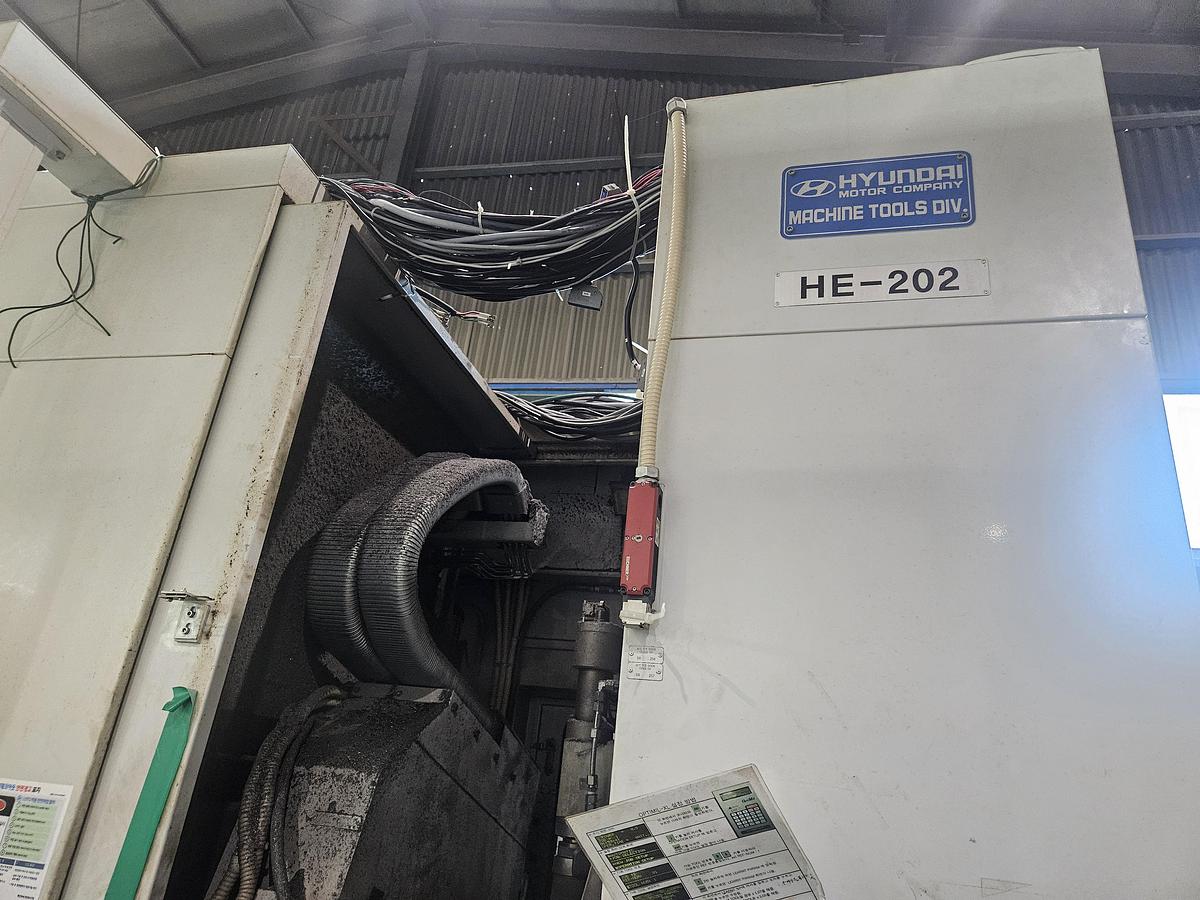 Used Gear Hobbing Machine CNC Hyundai HE-201LM