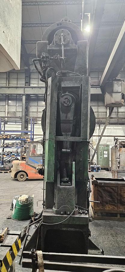 Used 315 tons Press Trimming Smeral LKO315