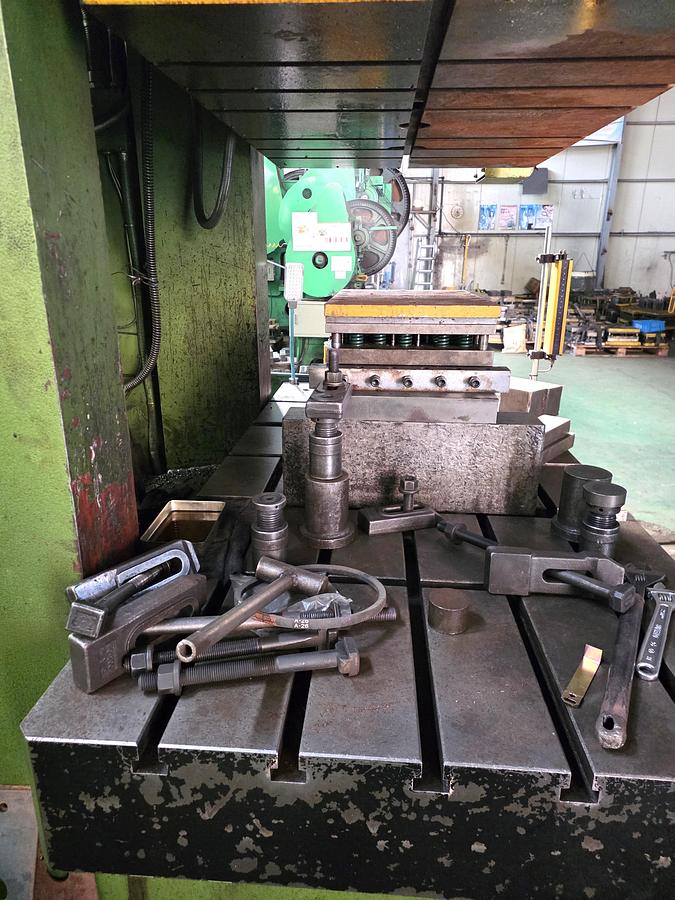 Used 250 tons Press Trimming Seoul SSC-250