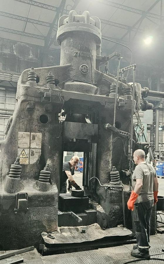 Used 3.5 tons Hammer Forging Pneumatic Huta MPM3000