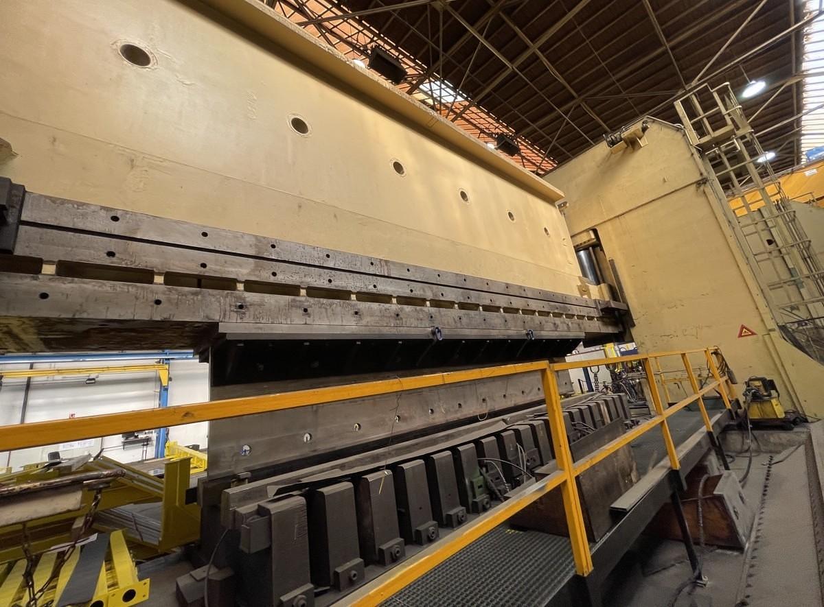 Used 3000 tons Press Brake Hydraulic CNC Aliko 12800 x 3000 to