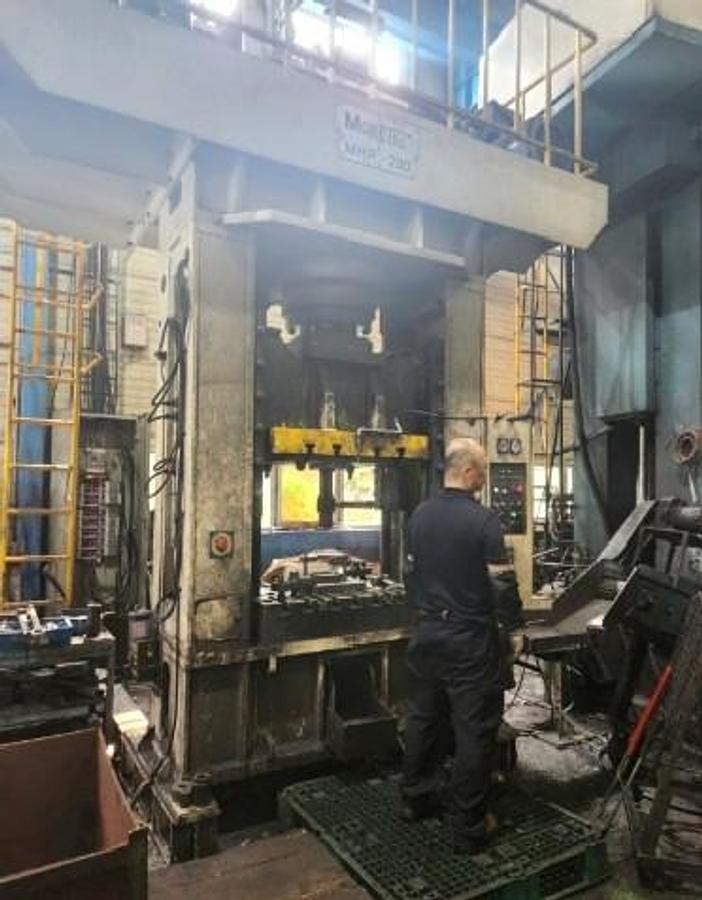 Used 800 tons Friction Screw Line Hosung HFS-800