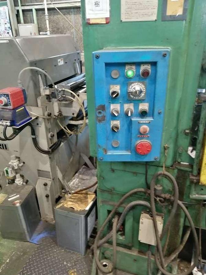 Used 300 tons Press Sheet Stamping Mechanical Aida PDA300H