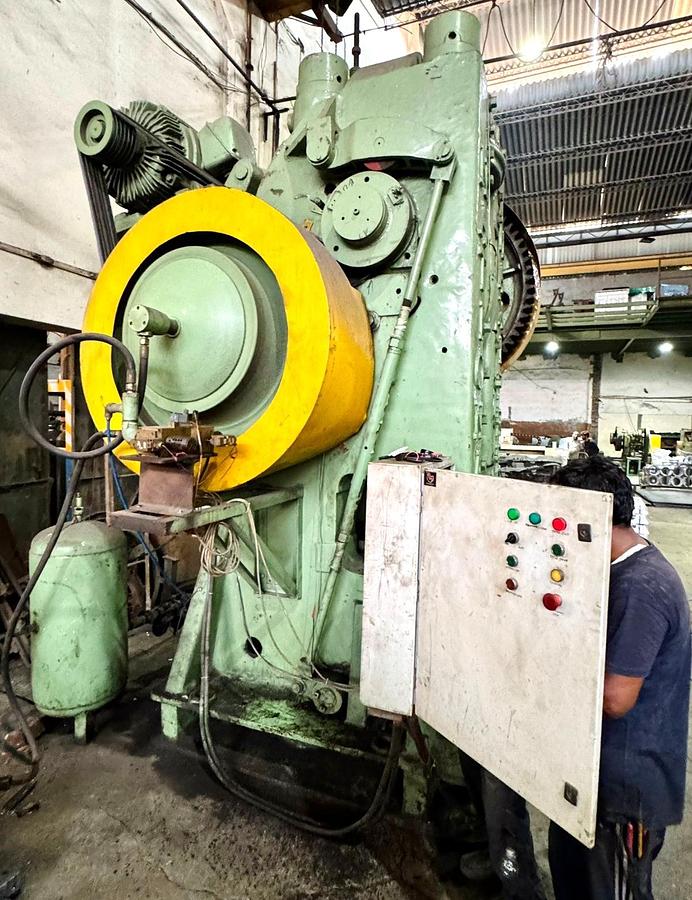 Used 700 tons Press Hot Forging National Maxipress