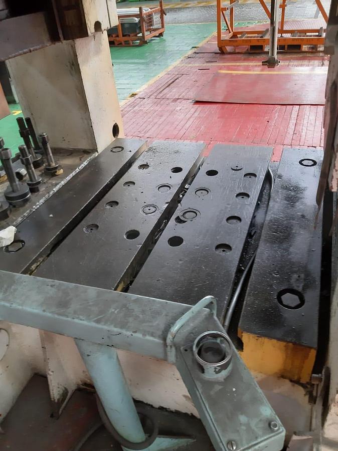 Used 400 tons Press Trimming Voronezh KA2536