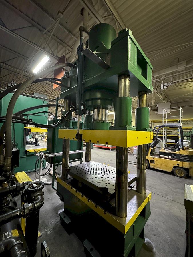 Used 300 tons Press Hydraulic Schuler