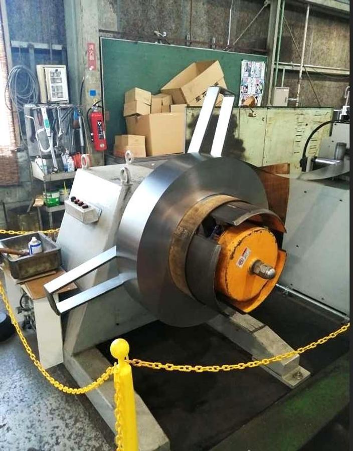 Used 300 tons Press Sheet Stamping Mechanical Aida PDA300H