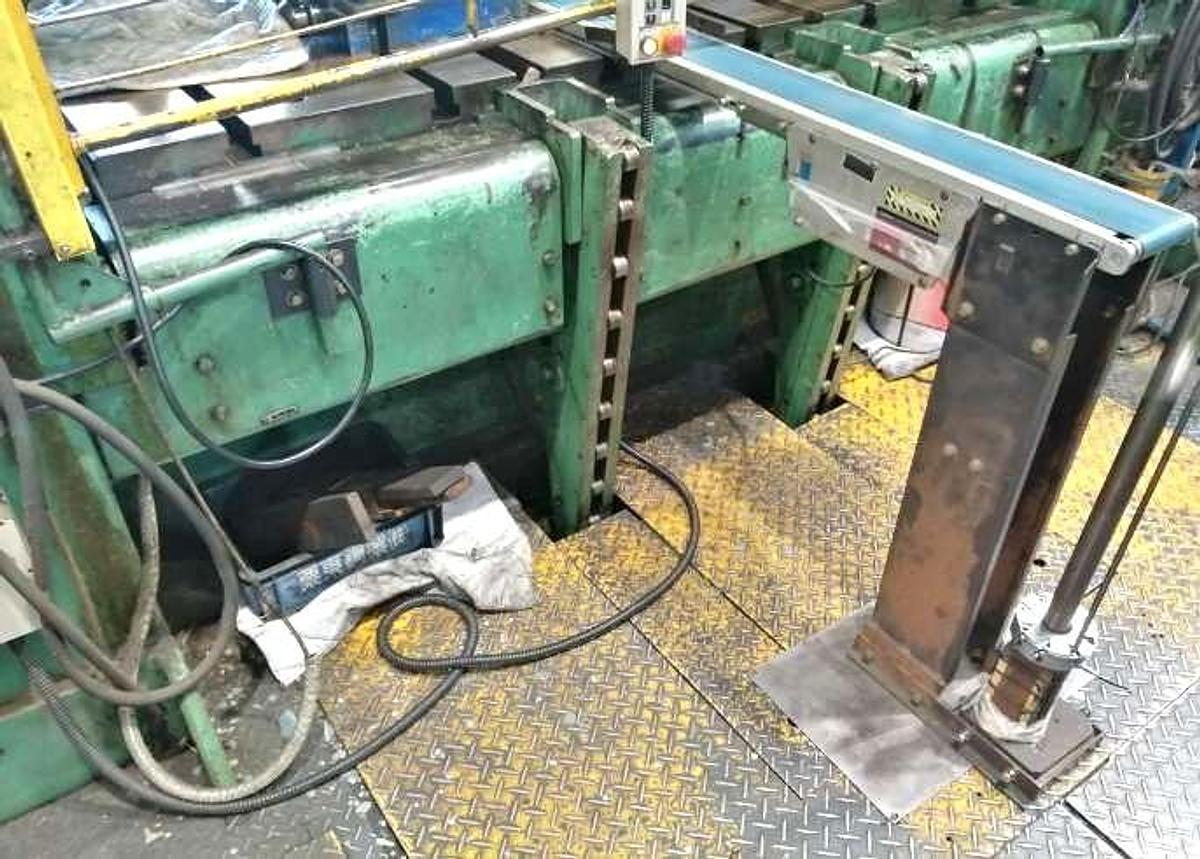 Used 300 tons Press Sheet Stamping Mechanical Aida PDA300H