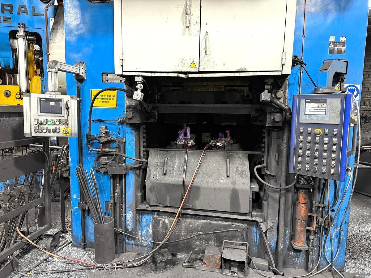 Used 2500 tons Hot Forging Line Smeral