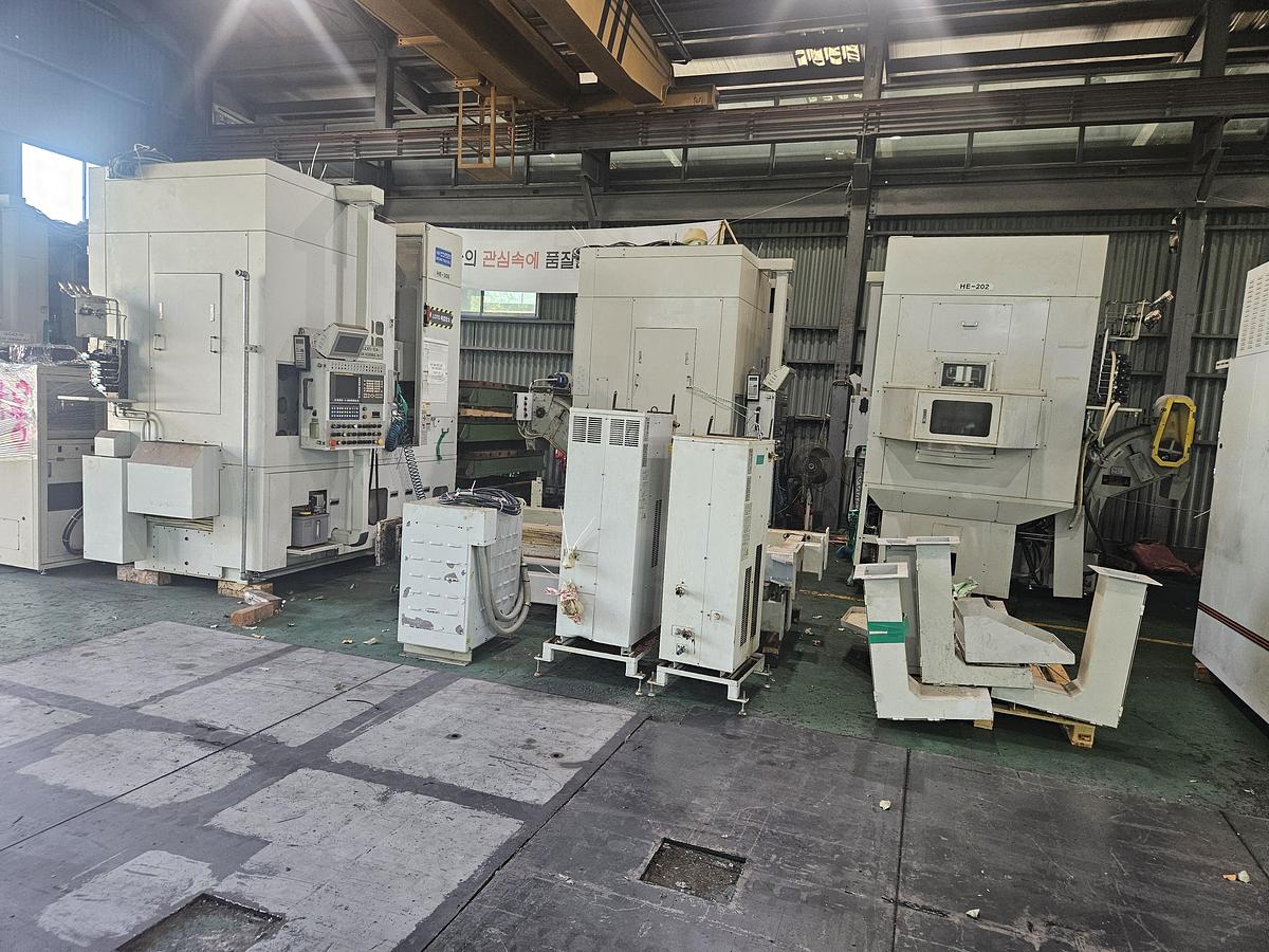 Used Gear Hobbing Machine CNC Hyundai HE-201LM