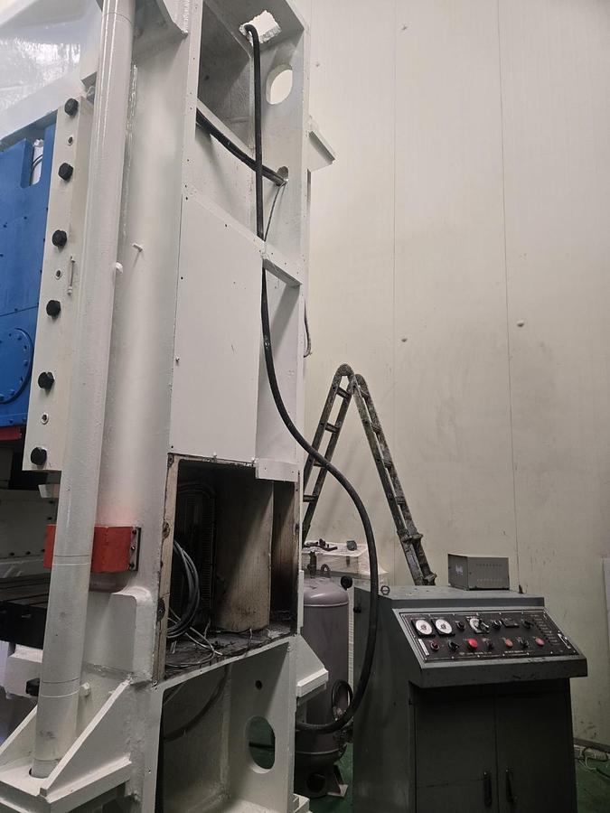 Used 1600 tons Press Knuckle Joint Coining Barnaul, Russia KB8342