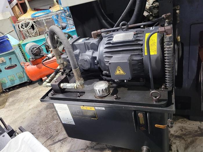 Used Lathe Vertical Turning CNC Doosan V550