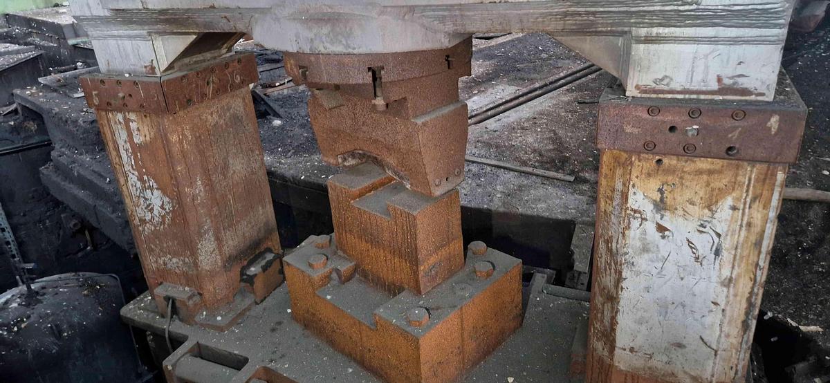 Used 800 tons Press Forging Open Die Hydraulic Schuler