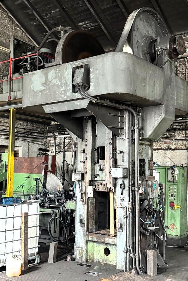 Used 1250 tons Press Friction Screw Hasenclever FPRN250