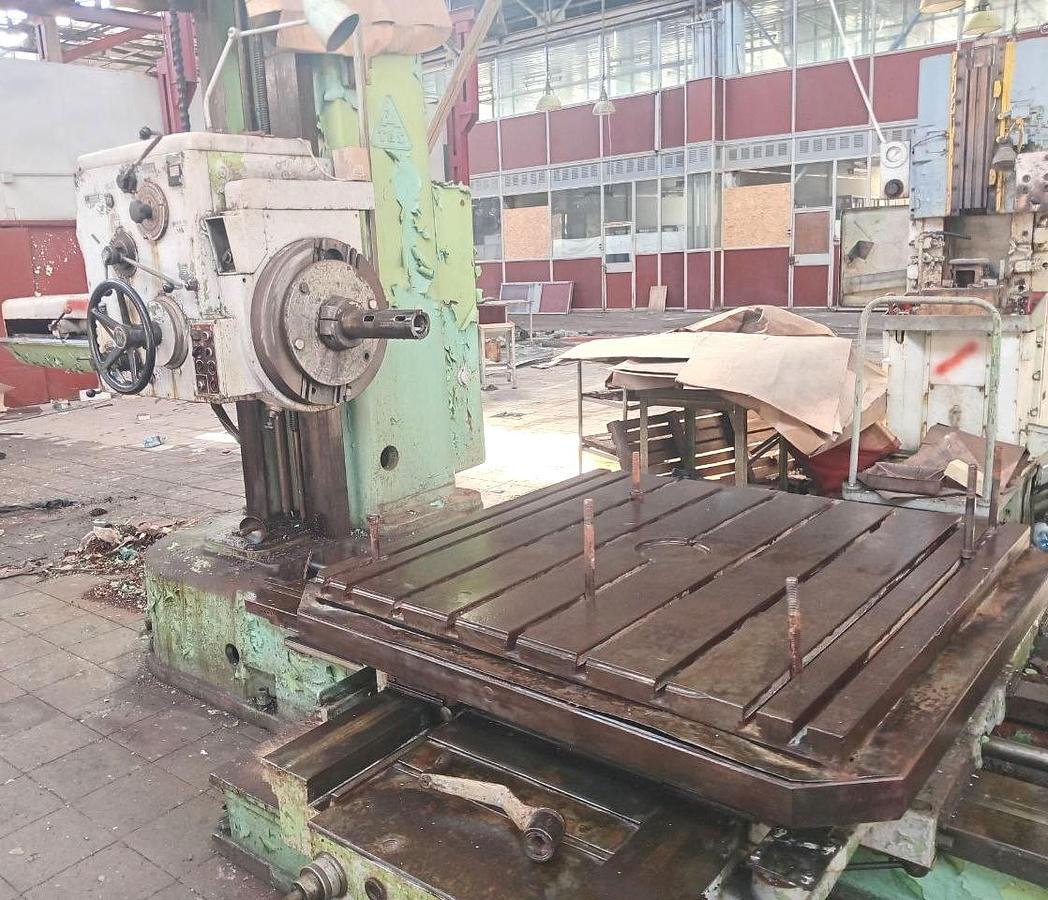Used Borer Horizontal Table Type Tos W100