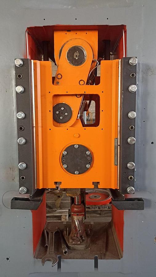 Used 400 tons Press Knuckle Joint Coining Barnaul KB8336