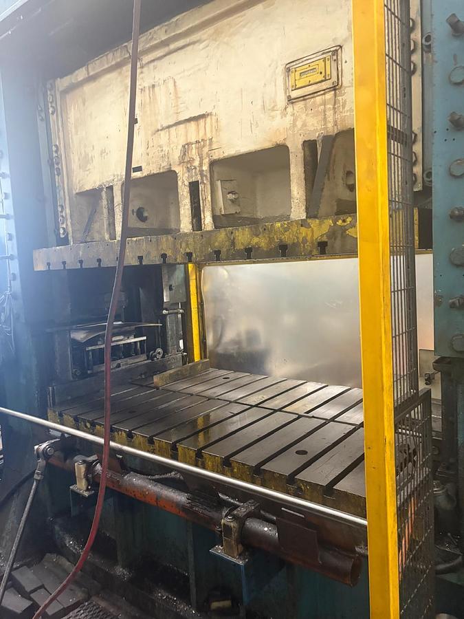 Used 300 tons Press Sheet Stamping Mechanical Minster E230084-48