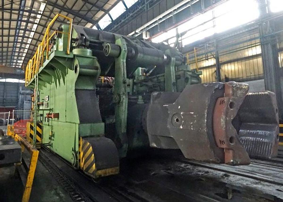 Used 63 tons Manipulator Demag HSP630/1600