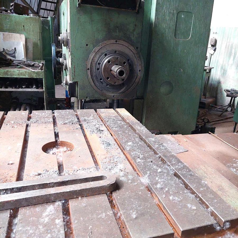 Used Borer Horizontal Table Type Tos W100
