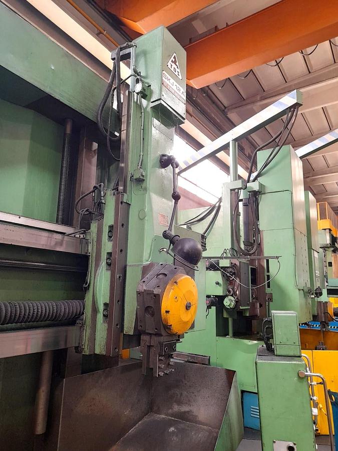 Used Lathe Vertical Turning Tos SKJ12A