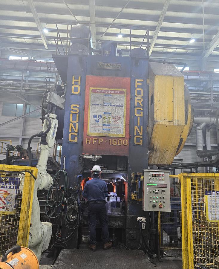Used 1600 tons Press Hot Forging Hosung HFP1600