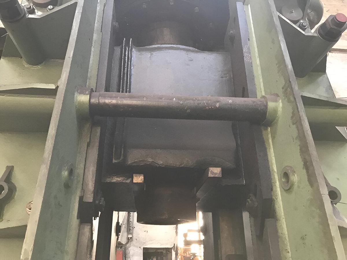 Used 16 tons Hammer Counterblow Beche DGH16
