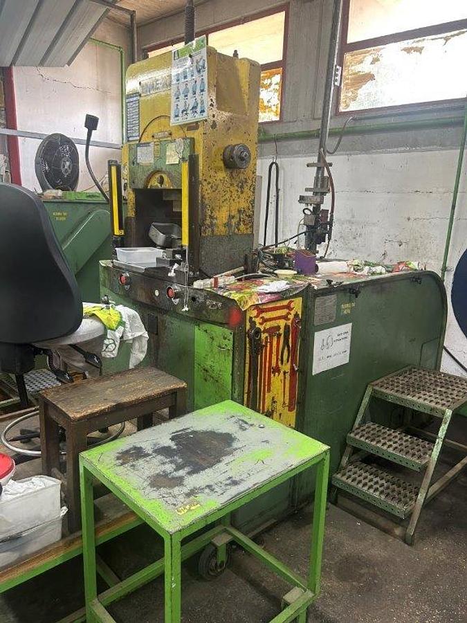 Used 360 tons Press Knuckle Joint Coining Cincinnati HME K360