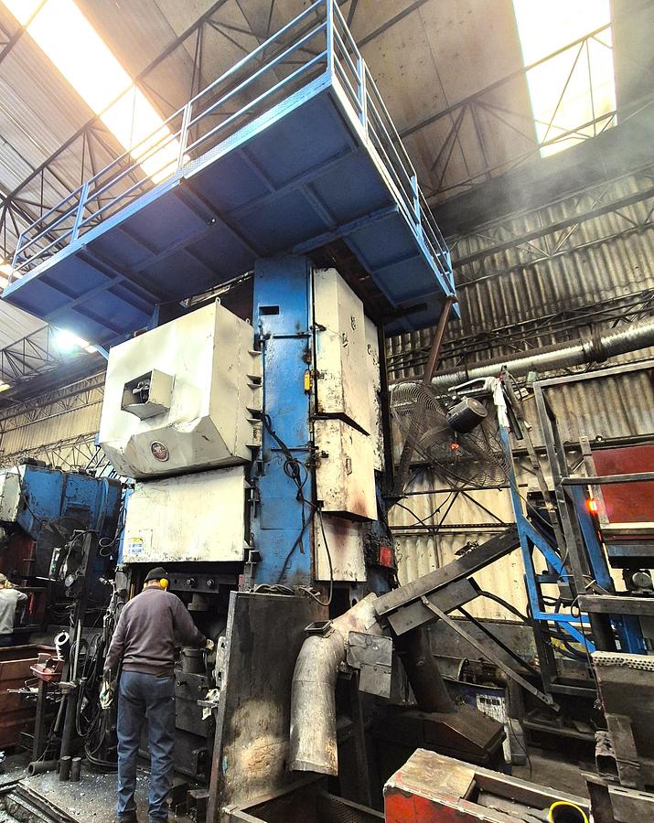 Used 1600 tons Press Hot Forging Smeral LZK1600