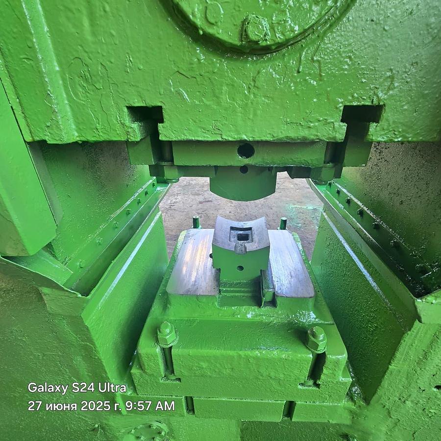 Used 400 tons Press Knuckle Joint Coining Barnaul Russia KB8336