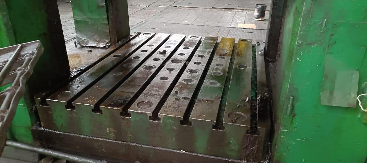 Used 1250 tons Press Trimming PKZe1250 WMW Erfurt