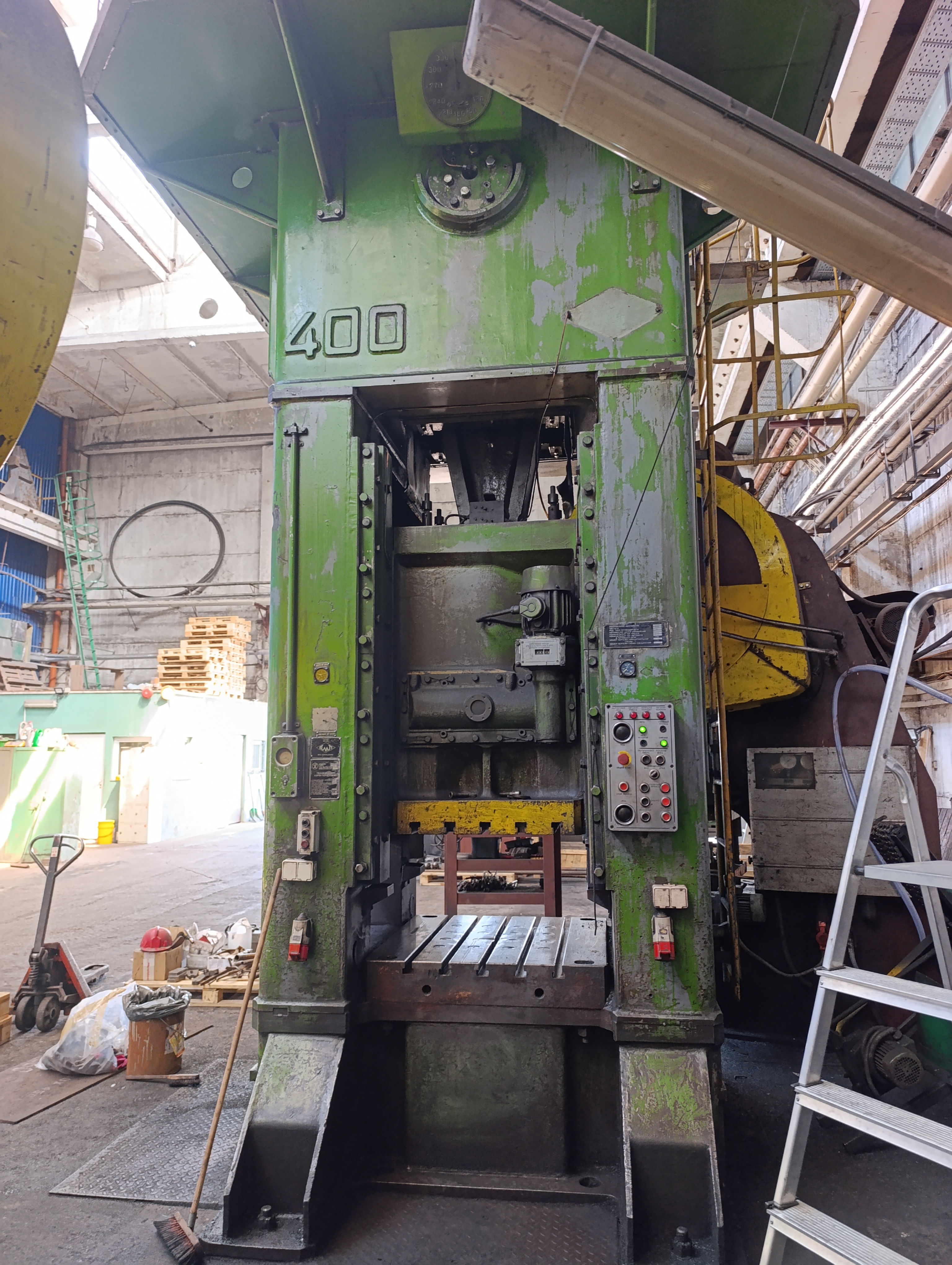 Used 400 tons Press Trimming TMP Voronezh Russia KA2536
