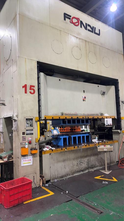 Used 300 Press Sheet Stamping Mechanical Komatsu L1B300-BM