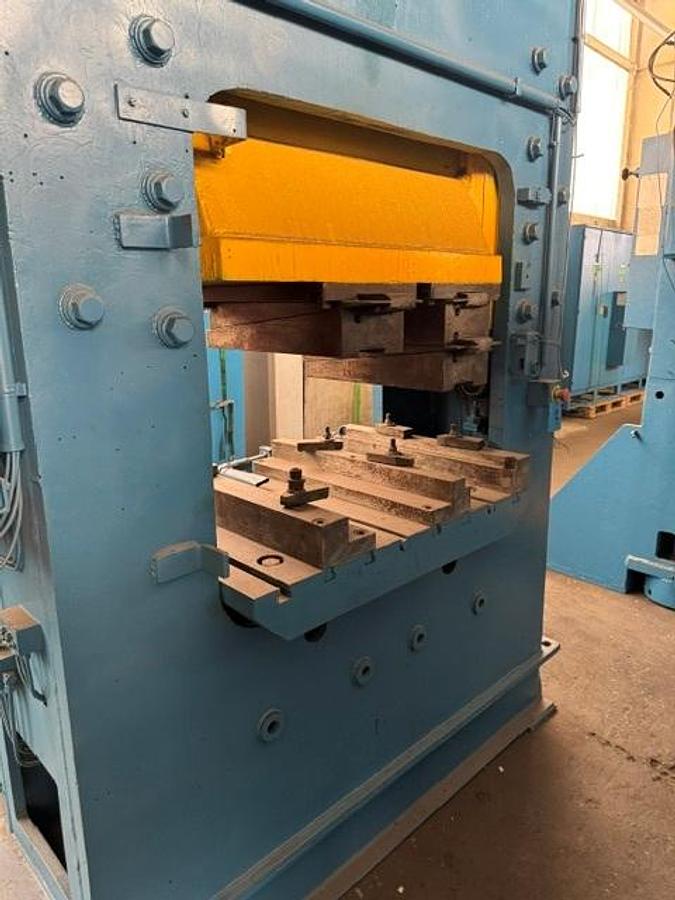 Used 100 tons Press Trimming Wilkins & Mitchell B42-S4-6
