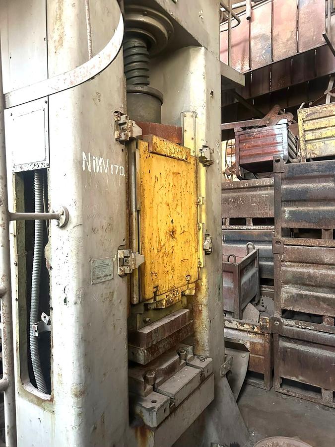 Used 250 tons Press Trimming TMP Voronezh Russia KA2534