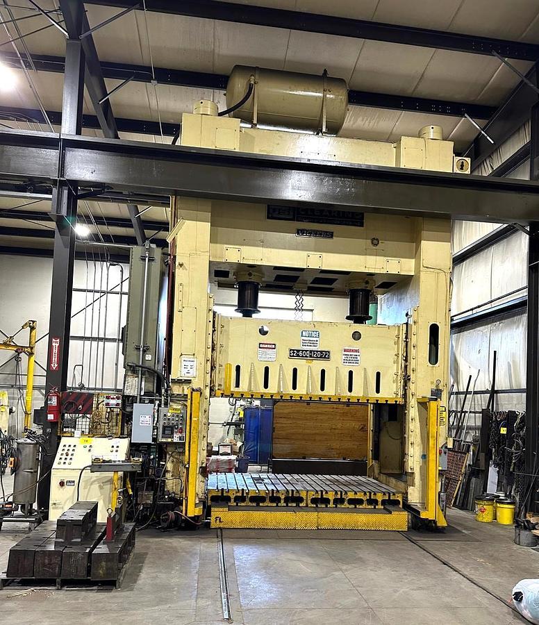 Used 600 tons Press Sheet Stamping Mechanical Clearing S2600120-72