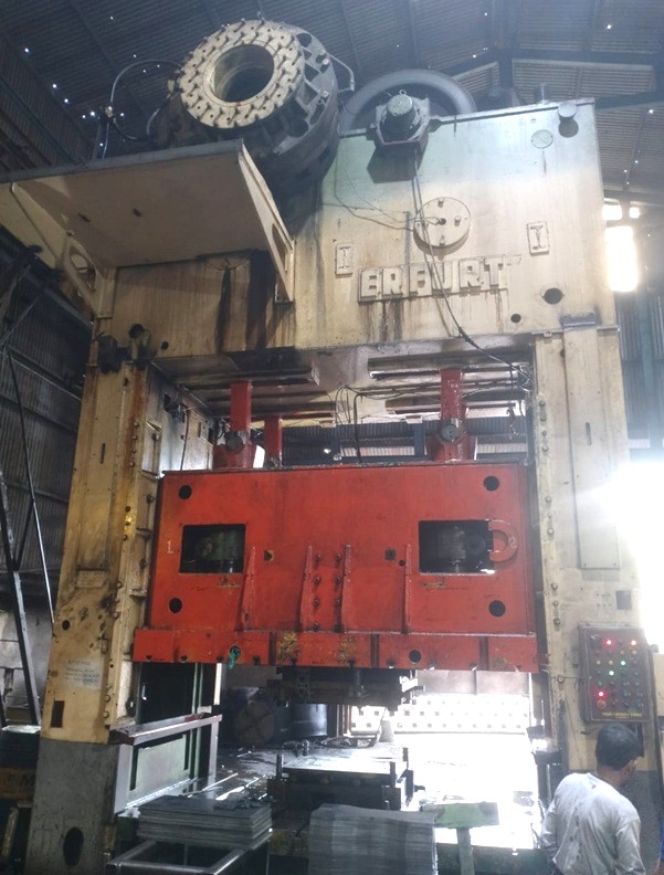 Used 500 tons Press Sheet Stamping Mechanical WMW Erfurt