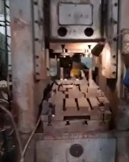 Used Press Trimming WMW Erfurt PKZ250/800