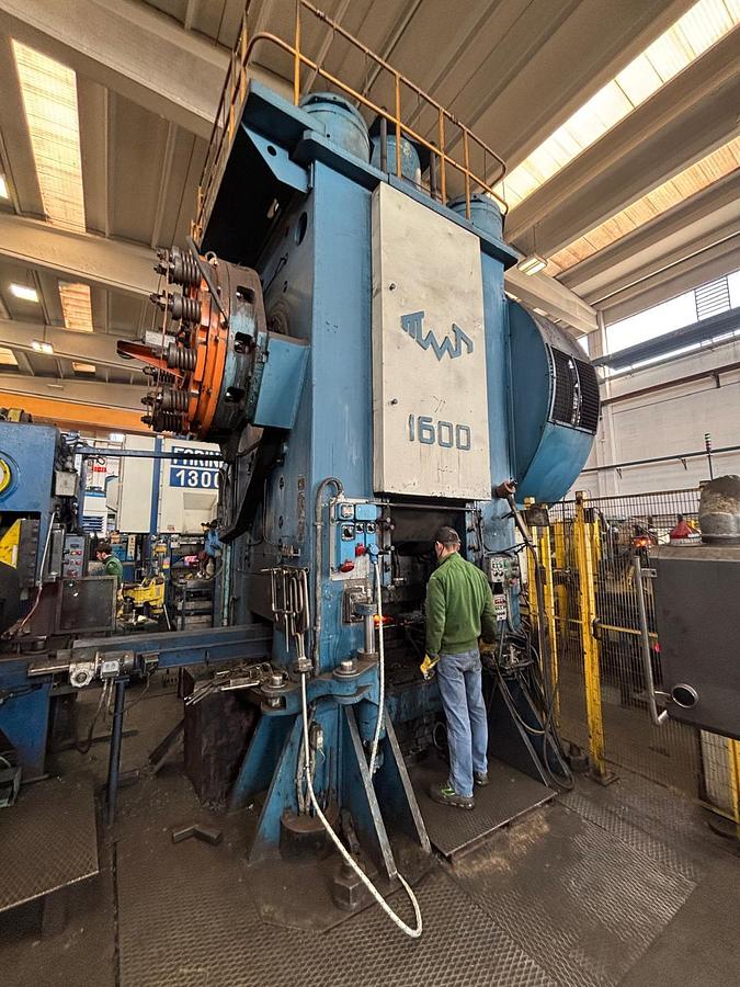 Used 1600 tons Press Hot Forging TMP Voronezh KB8042