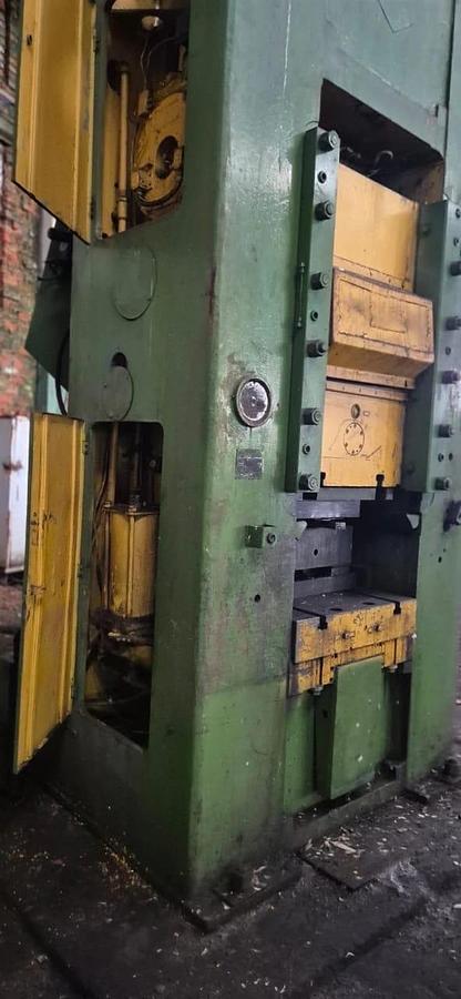 Used 1000 tons Press Knuckle Joint Coining Barnaul, Russia K8340