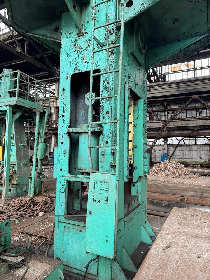 Used 250 tons Press Trimming TMP Voronezh Russia KA2534