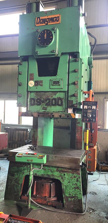 200 tons Press Trimming Dongwoo C-200