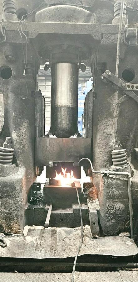 Used 3.5 tons Hammer Forging Pneumatic Huta MPM3000