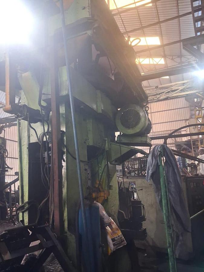 Used 800 tons Press Friction Screw Guillem