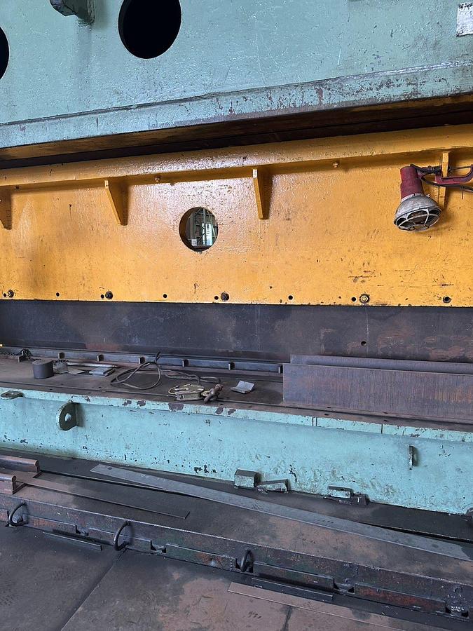 Used 2000 tons Press Sheet Stamping Hydraulic Daito KPH-2000