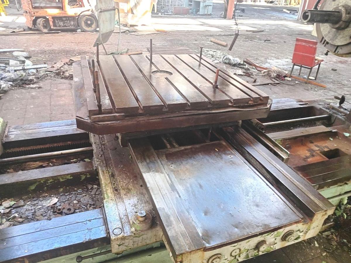 Used Borer Horizontal Table Type Tos W100
